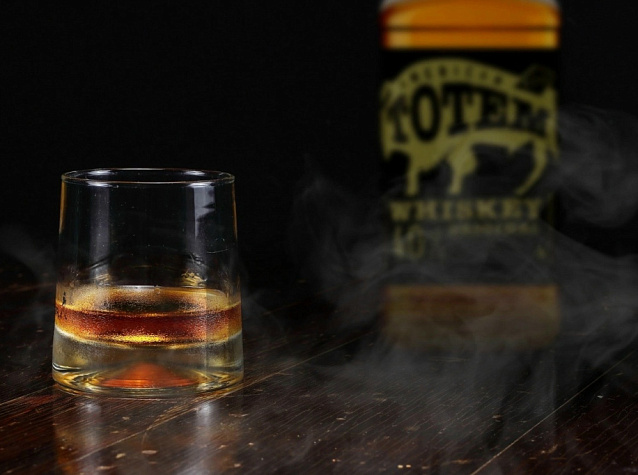 Мужской напиток на 23 февраля: виски, ром или коньяк - Блог Мильстрим